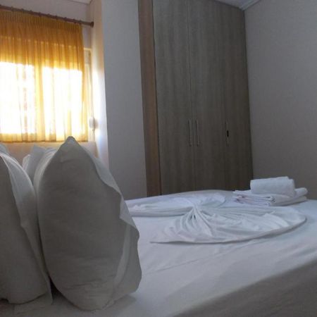 Coastline Apartments Sarandë Eksteriør billede