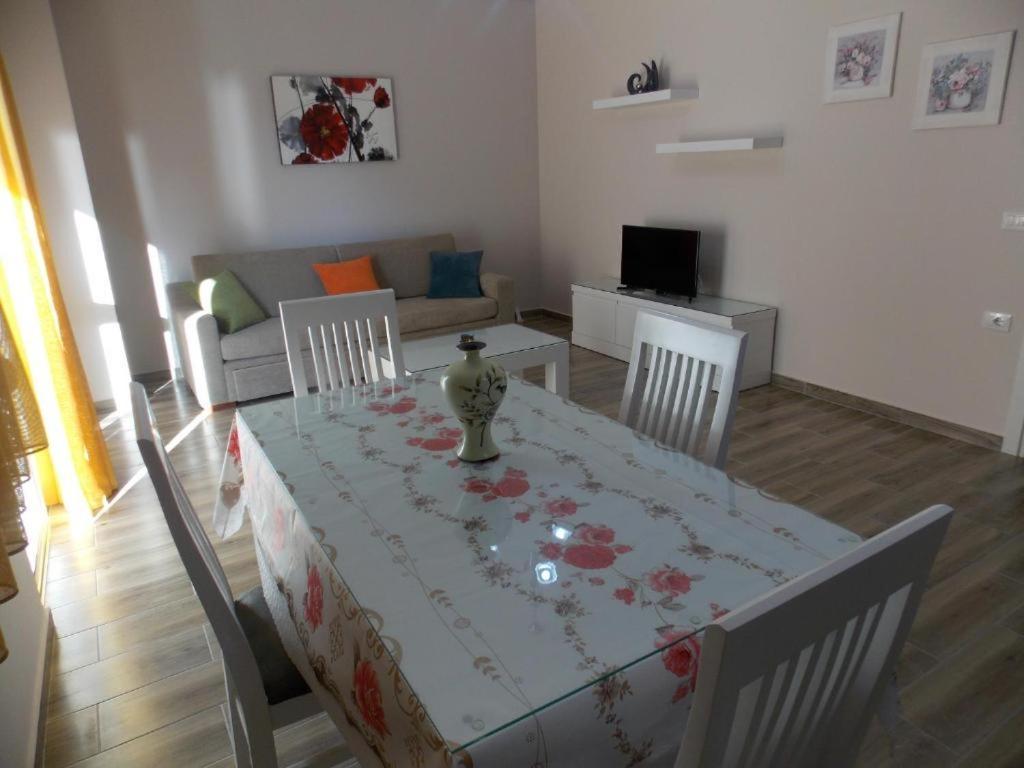 Coastline Apartments Sarandë Eksteriør billede
