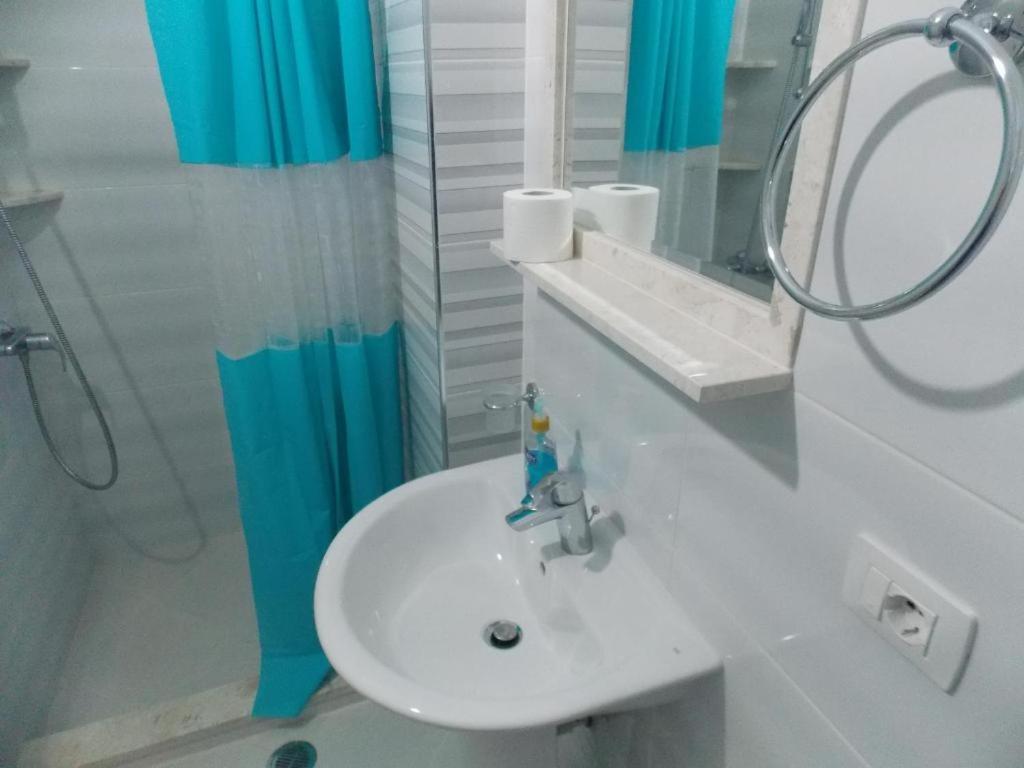 Coastline Apartments Sarandë Eksteriør billede