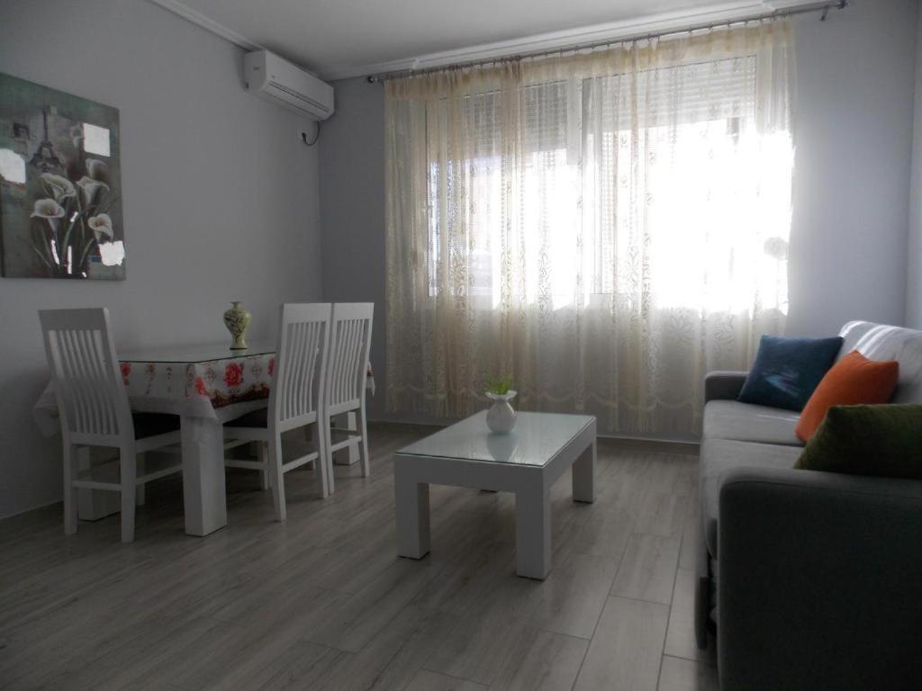Coastline Apartments Sarandë Eksteriør billede