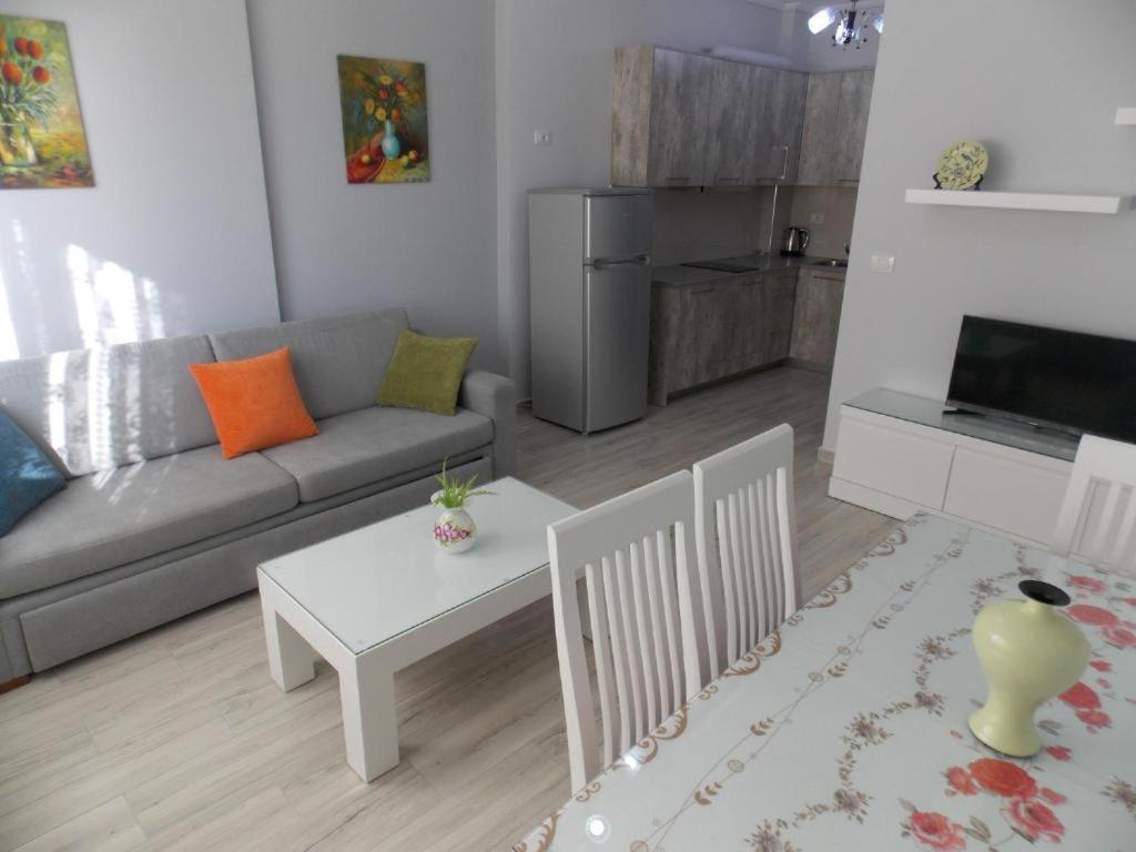 Coastline Apartments Sarandë Eksteriør billede