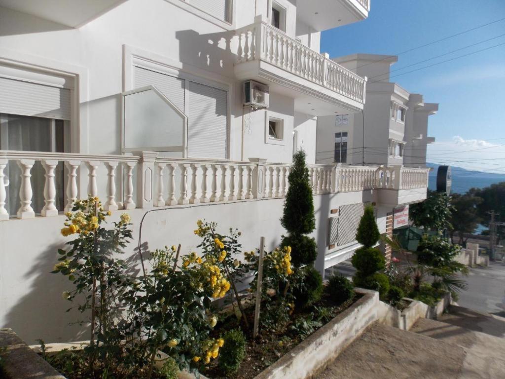 Coastline Apartments Sarandë Eksteriør billede