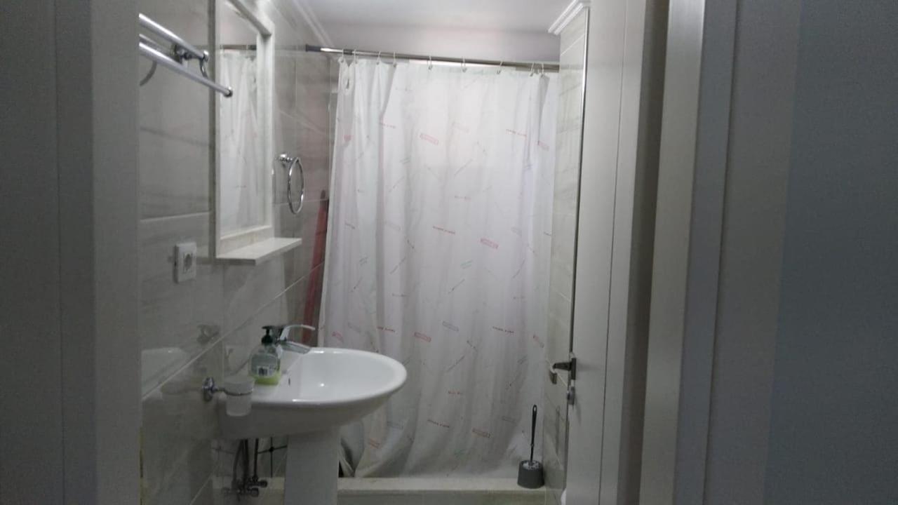 Coastline Apartments Sarandë Eksteriør billede