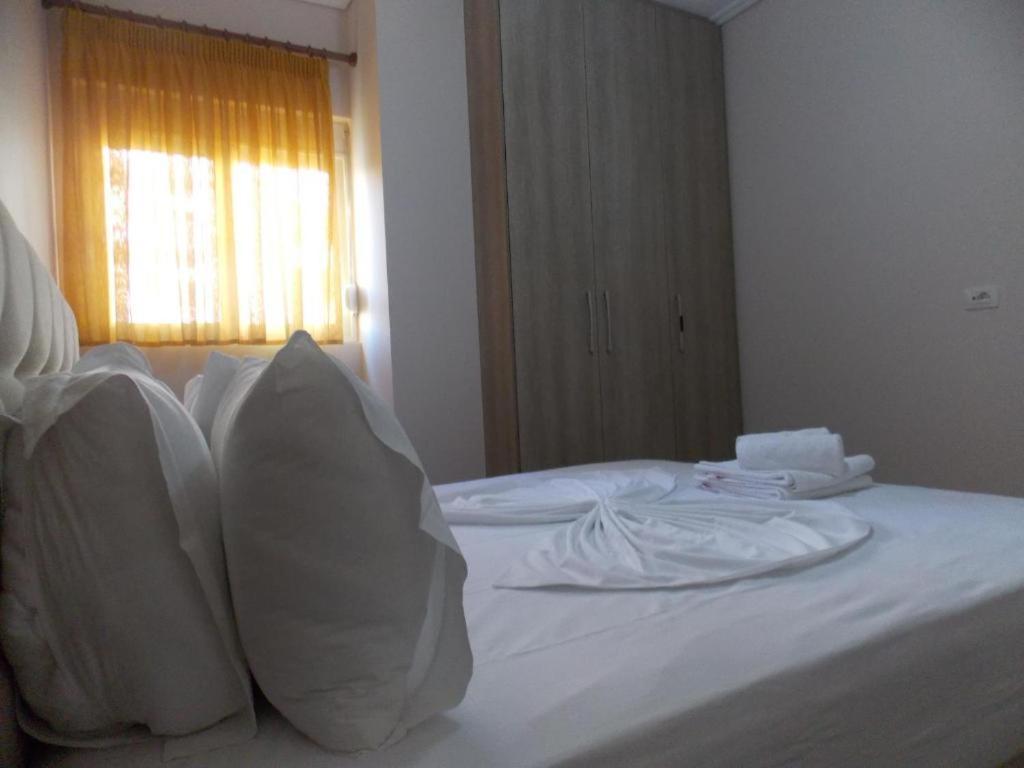 Coastline Apartments Sarandë Eksteriør billede