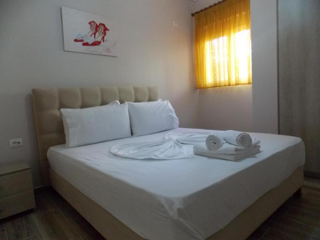 Coastline Apartments Sarandë Eksteriør billede