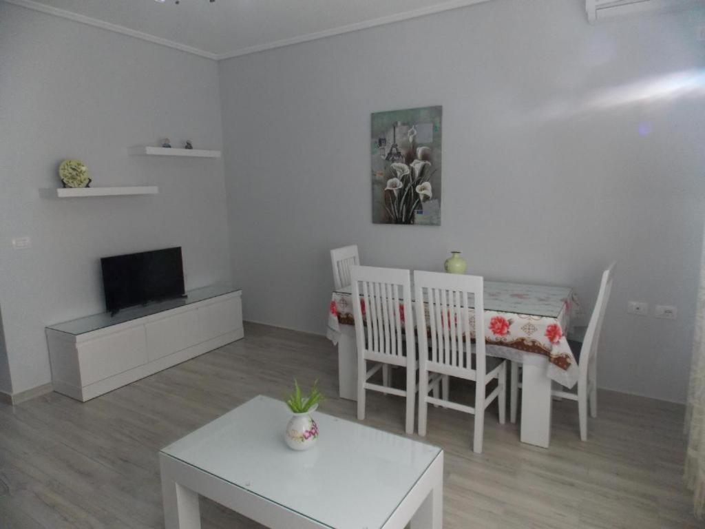 Coastline Apartments Sarandë Eksteriør billede